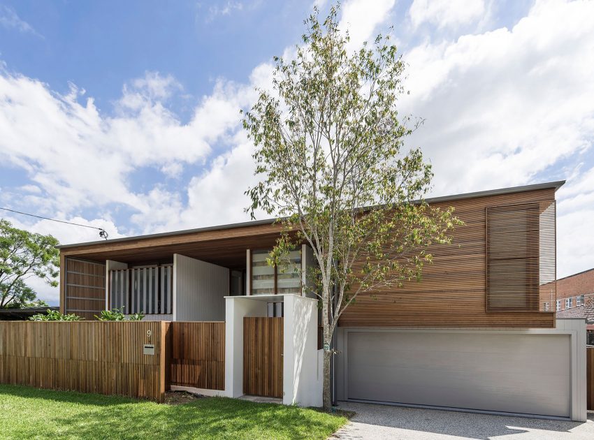 A Spacious and Stylish Summer Home with Beautiful Terrace in Brisbane by Joe Adsett Architects (1)