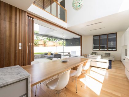 A Spacious and Stylish Summer Home with Beautiful Terrace in Brisbane by Joe Adsett Architects (10)