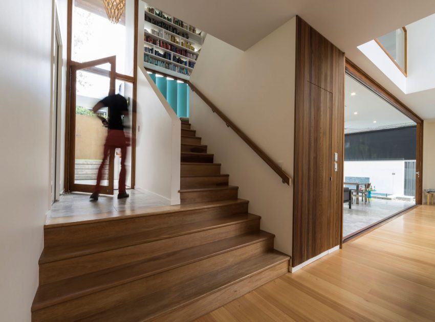 A Spacious and Stylish Summer Home with Beautiful Terrace in Brisbane by Joe Adsett Architects (4)