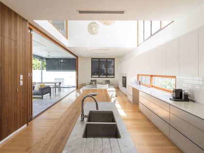 A Spacious and Stylish Summer Home with Beautiful Terrace in Brisbane by Joe Adsett Architects (8)