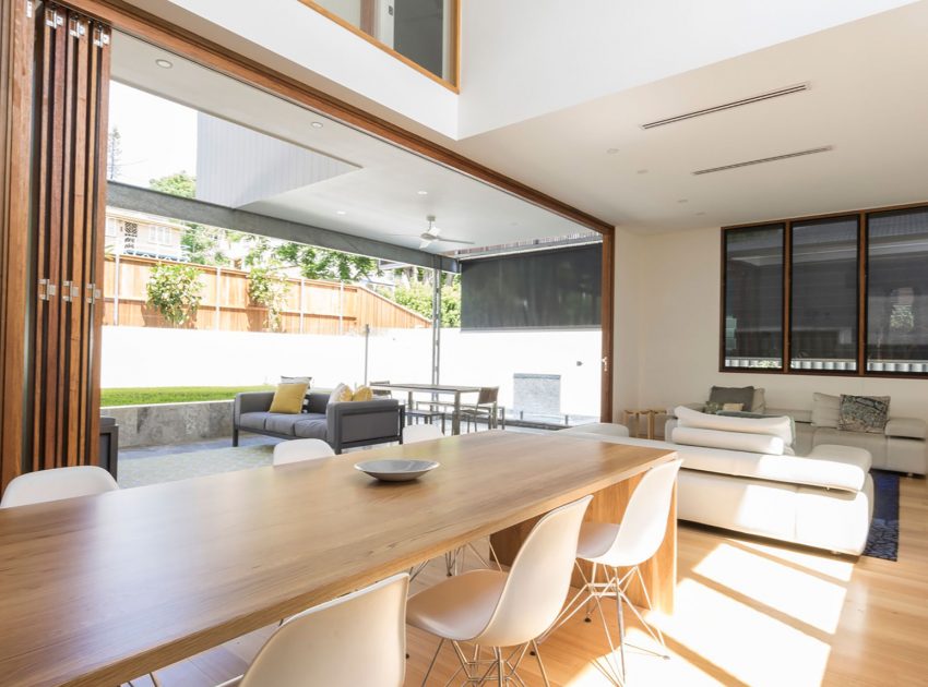A Spacious and Stylish Summer Home with Beautiful Terrace in Brisbane by Joe Adsett Architects (9)