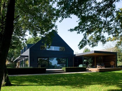 A Spacious and Sustainable Modern House Enhanced by the Wonderful Views of Nature in North Brabant by WillemsenU Architecten (1)