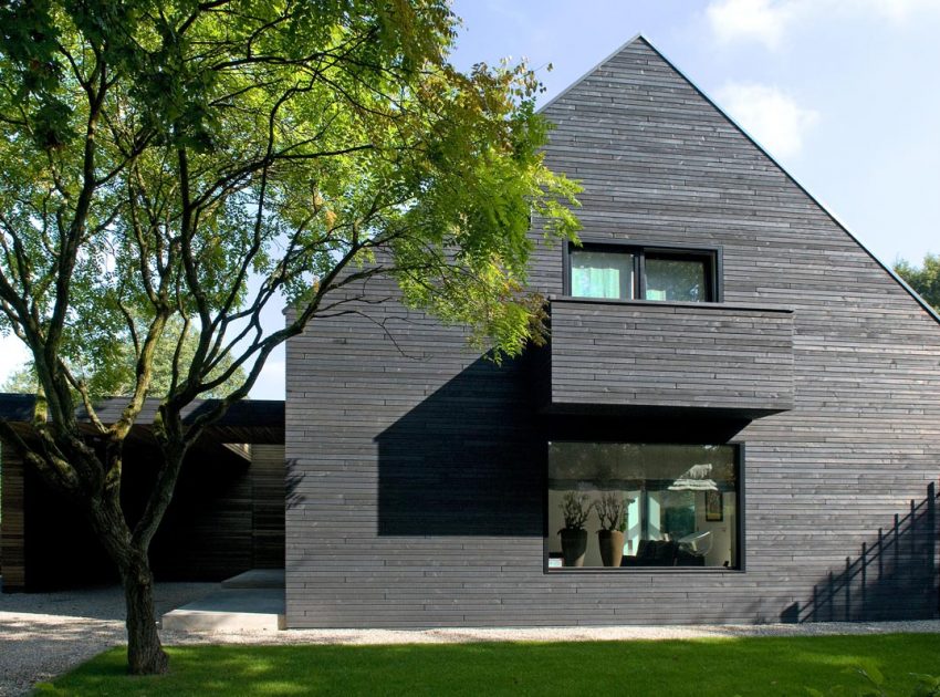 A Spacious and Sustainable Modern House Enhanced by the Wonderful Views of Nature in North Brabant by WillemsenU Architecten (14)