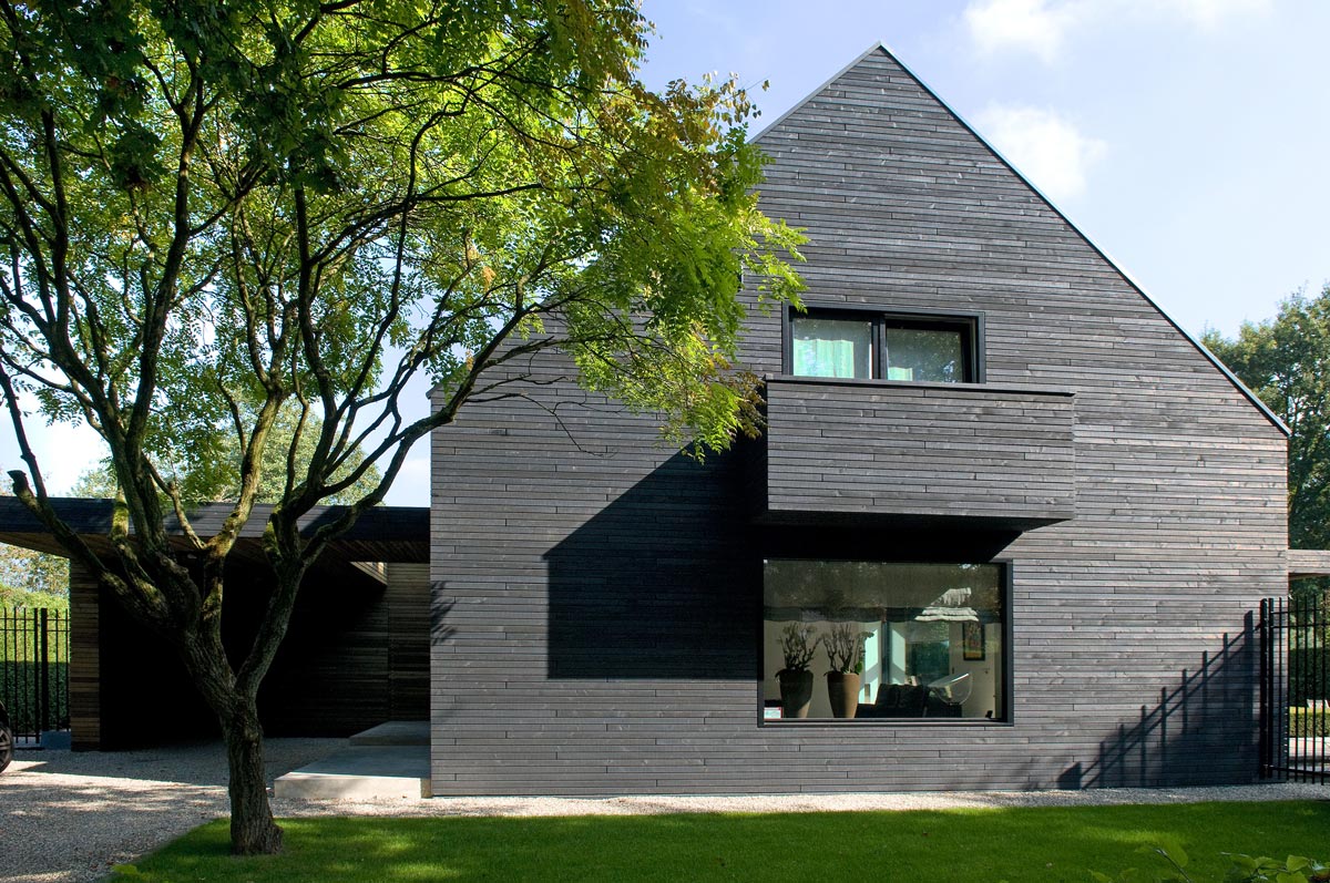 A Spacious and Sustainable Modern House Enhanced by the Wonderful Views of Nature in North Brabant by WillemsenU Architecten (14)