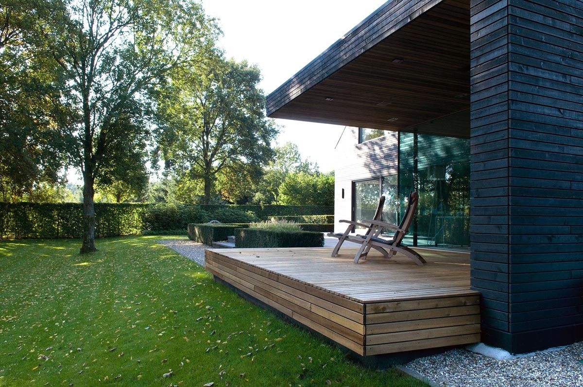 A Spacious and Sustainable Modern House Enhanced by the Wonderful Views of Nature in North Brabant by WillemsenU Architecten (5)