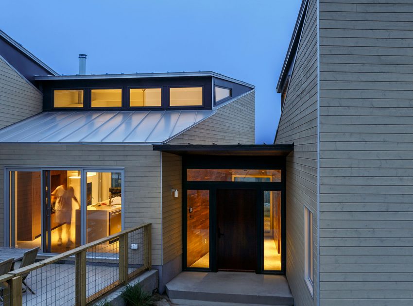 A Spacious and Unique Contemporary Home for a University Researcher in Halifax by Omar Gandhi Architect (12)