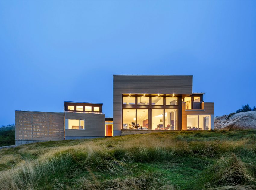 A Spacious and Unique Contemporary Home for a University Researcher in Halifax by Omar Gandhi Architect (14)