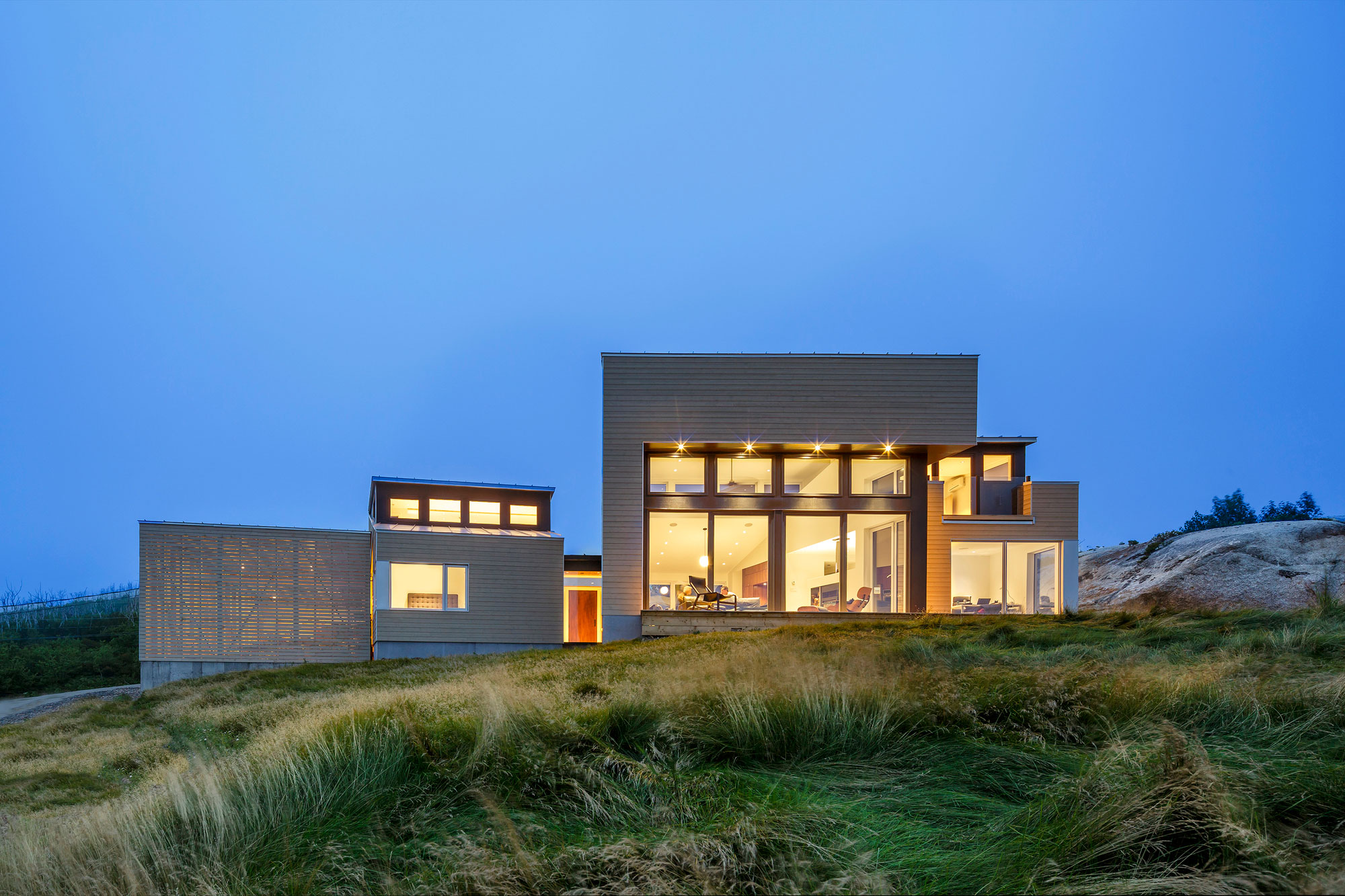 A Spacious and Unique Contemporary Home for a University Researcher in Halifax by Omar Gandhi Architect (14)