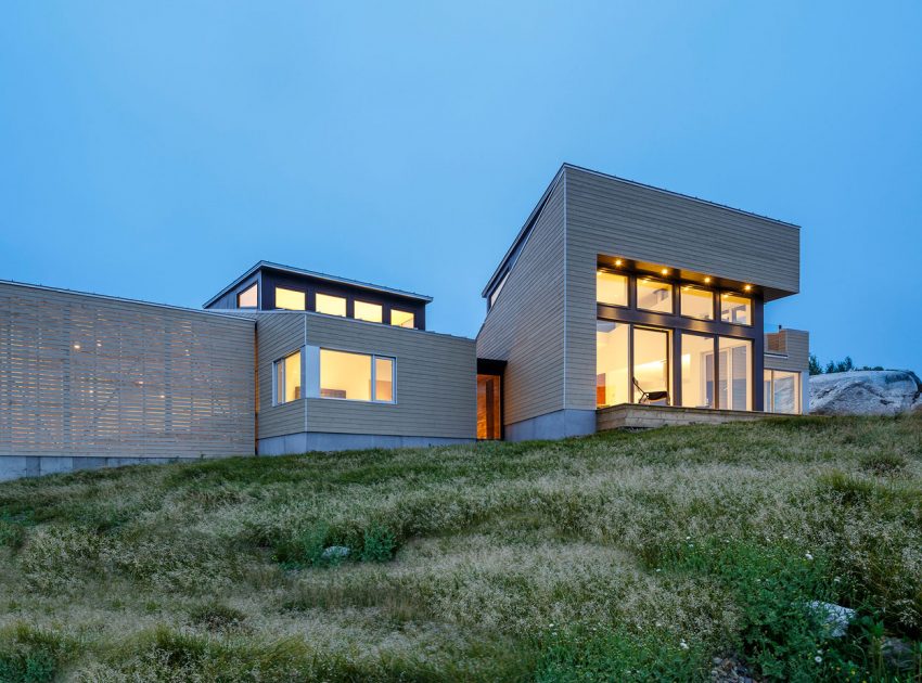 A Spacious and Unique Contemporary Home for a University Researcher in Halifax by Omar Gandhi Architect (15)