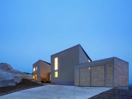 A Spacious and Unique Contemporary Home for a University Researcher in Halifax by Omar Gandhi Architect (16)