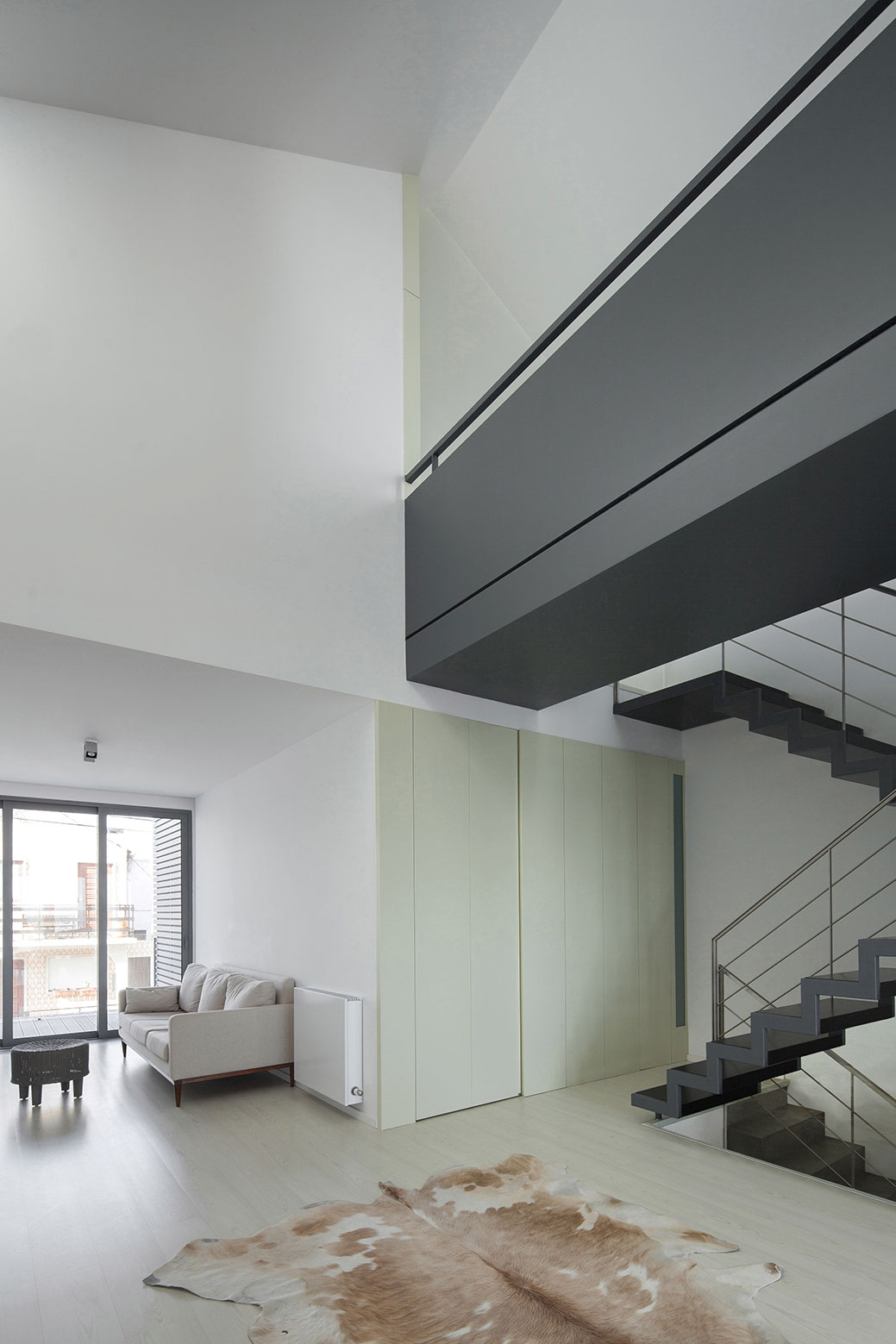 A Spectacular Contemporary Home With Magnificent Views in Gafanha da Encarnação by RVdM Arquitectos (6)