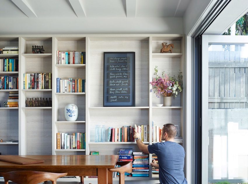 A Spectacular Long Narrow House with Long Kitchen in New Farm, Queensland by O’Neill Architecture (10)