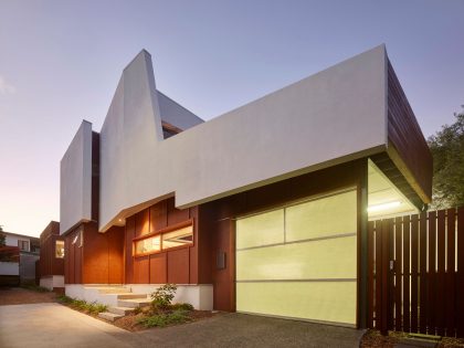 A Spectacular Long Narrow House with Long Kitchen in New Farm, Queensland by O’Neill Architecture (15)