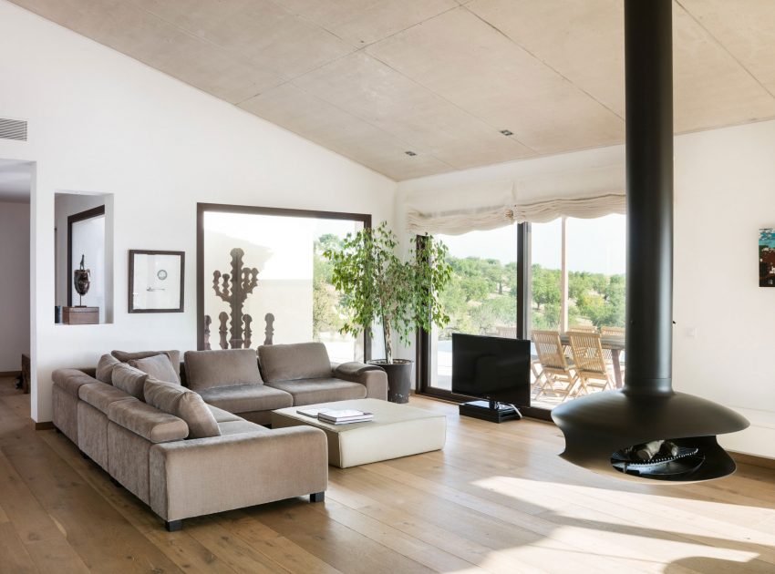 A Spectacular Modern House with Open Spaces and Warm Atmosphere in Mallorca by Marga Rotger (5)