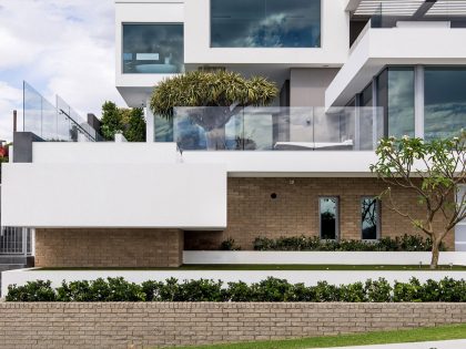 A Spectacular and Dramatic Home with Sophisticated and Spacious Interior in Trigg, Australia by Hillam Architects (1)