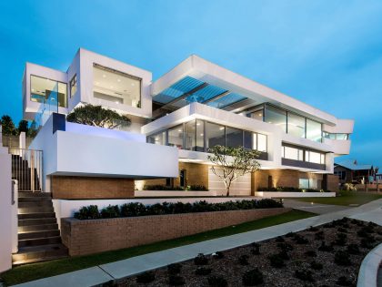 A Spectacular and Dramatic Home with Sophisticated and Spacious Interior in Trigg, Australia by Hillam Architects (13)