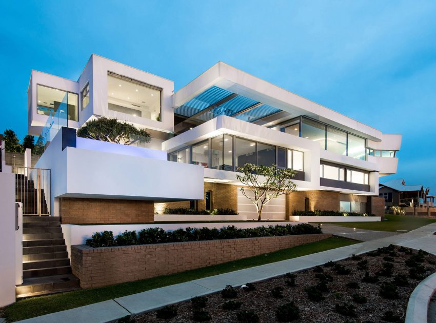 A Spectacular and Dramatic Home with Sophisticated and Spacious Interior in Trigg, Australia by Hillam Architects (13)