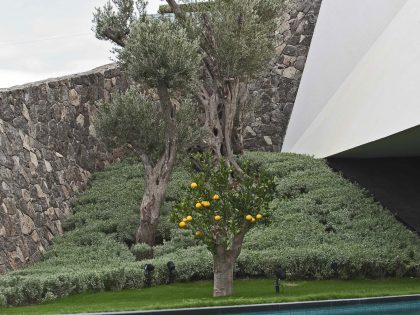 A Striking Contemporary Home Overlooking the Hebil Bay in Bodrum, Turkey by Aytaç Architects (12)