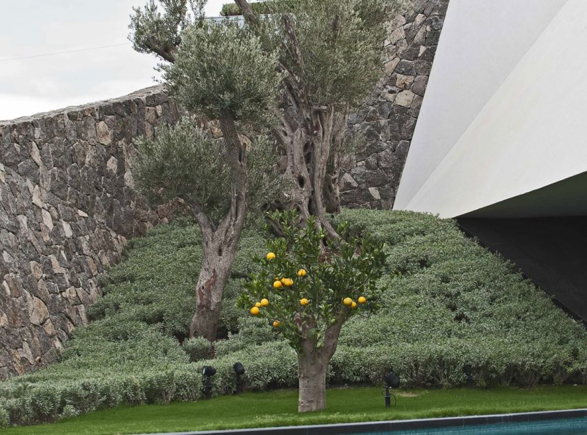 A Striking Contemporary Home Overlooking the Hebil Bay in Bodrum, Turkey by Aytaç Architects (12)