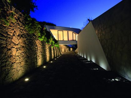 A Striking Contemporary Home Overlooking the Hebil Bay in Bodrum, Turkey by Aytaç Architects (6)