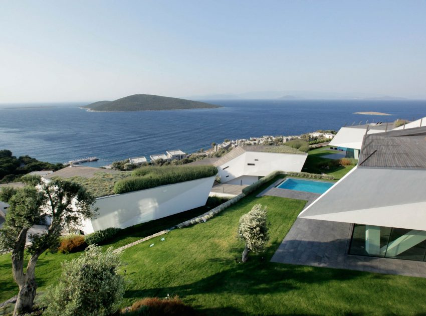 A Striking Contemporary Home Overlooking the Hebil Bay in Bodrum, Turkey by Aytaç Architects (9)