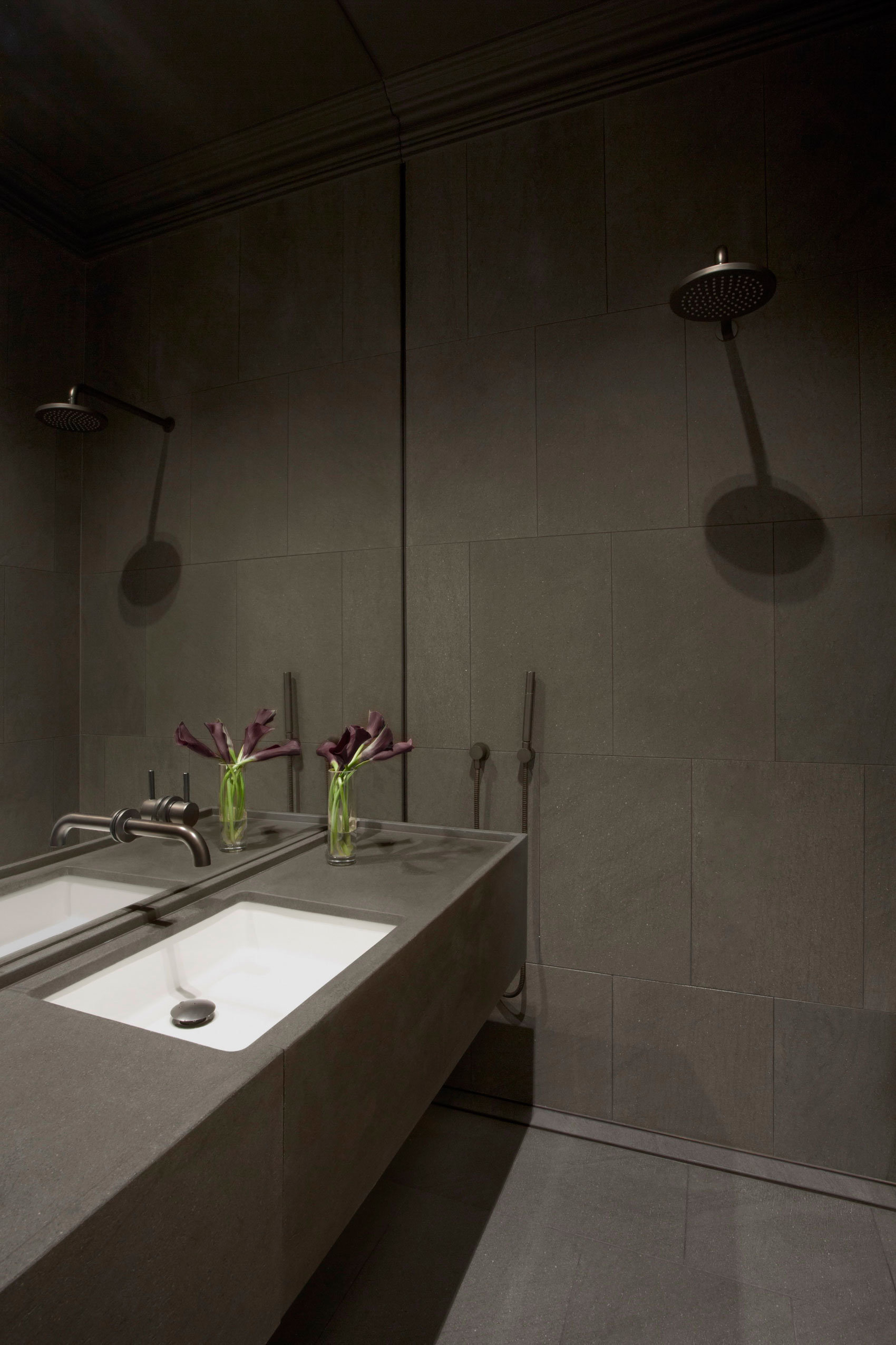 A Striking Contemporary Home with Concrete Walls and Pool in Woollahra, Australia by Smart Design Studio (31)