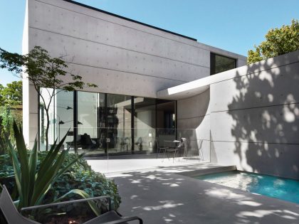 A Striking Contemporary Home with Concrete Walls and Pool in Woollahra, Australia by Smart Design Studio (6)