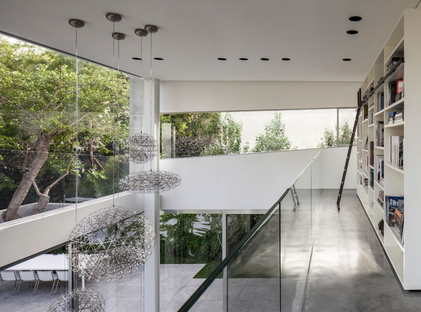 A Striking Contemporary Home with Elegant Features in Ramat Gan by Pitsou Kedem Architects (30)