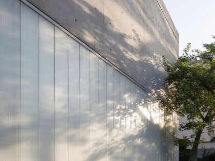 A Striking Contemporary Home with Elegant Features in Ramat Gan by Pitsou Kedem Architects (4)