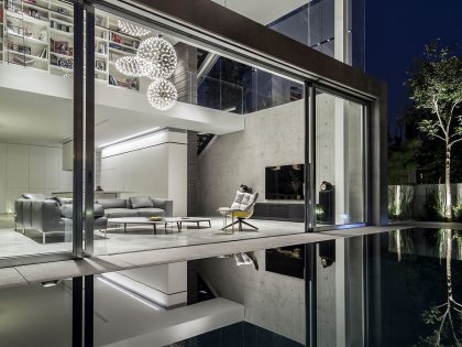 A Striking Contemporary Home with Elegant Features in Ramat Gan by Pitsou Kedem Architects (42)