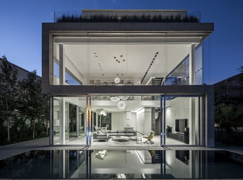 A Striking Contemporary Home with Elegant Features in Ramat Gan by Pitsou Kedem Architects (45)