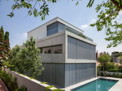 A Striking Contemporary Home with Elegant Features in Ramat Gan by Pitsou Kedem Architects (8)