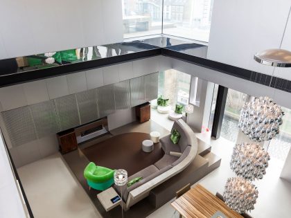 A Striking Contemporary Home with Fascinating Interiors in London, England