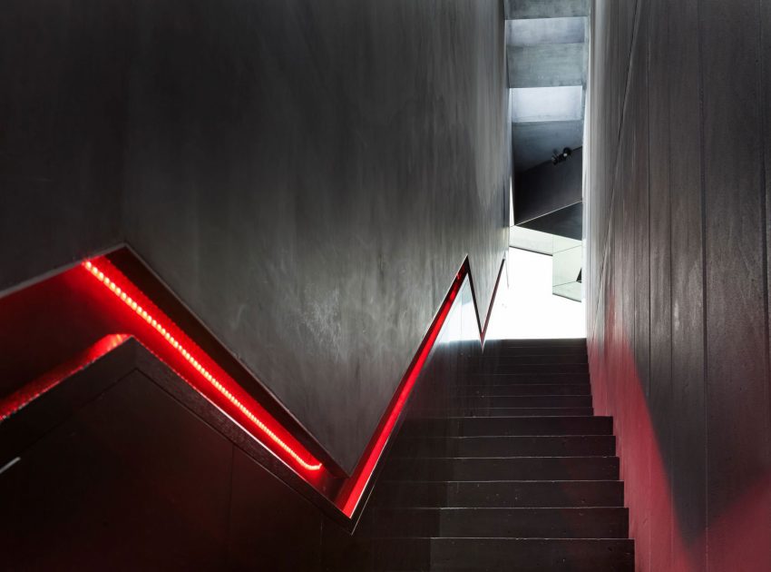 A Striking Contemporary Home with Fascinating Interiors in London, England by Adjaye Associates (11)