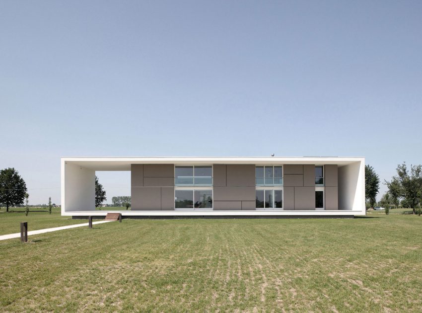 A Striking Contemporary Monolithic House with a Frame in Castelnovo, Italy by Andrea Oliva (1)