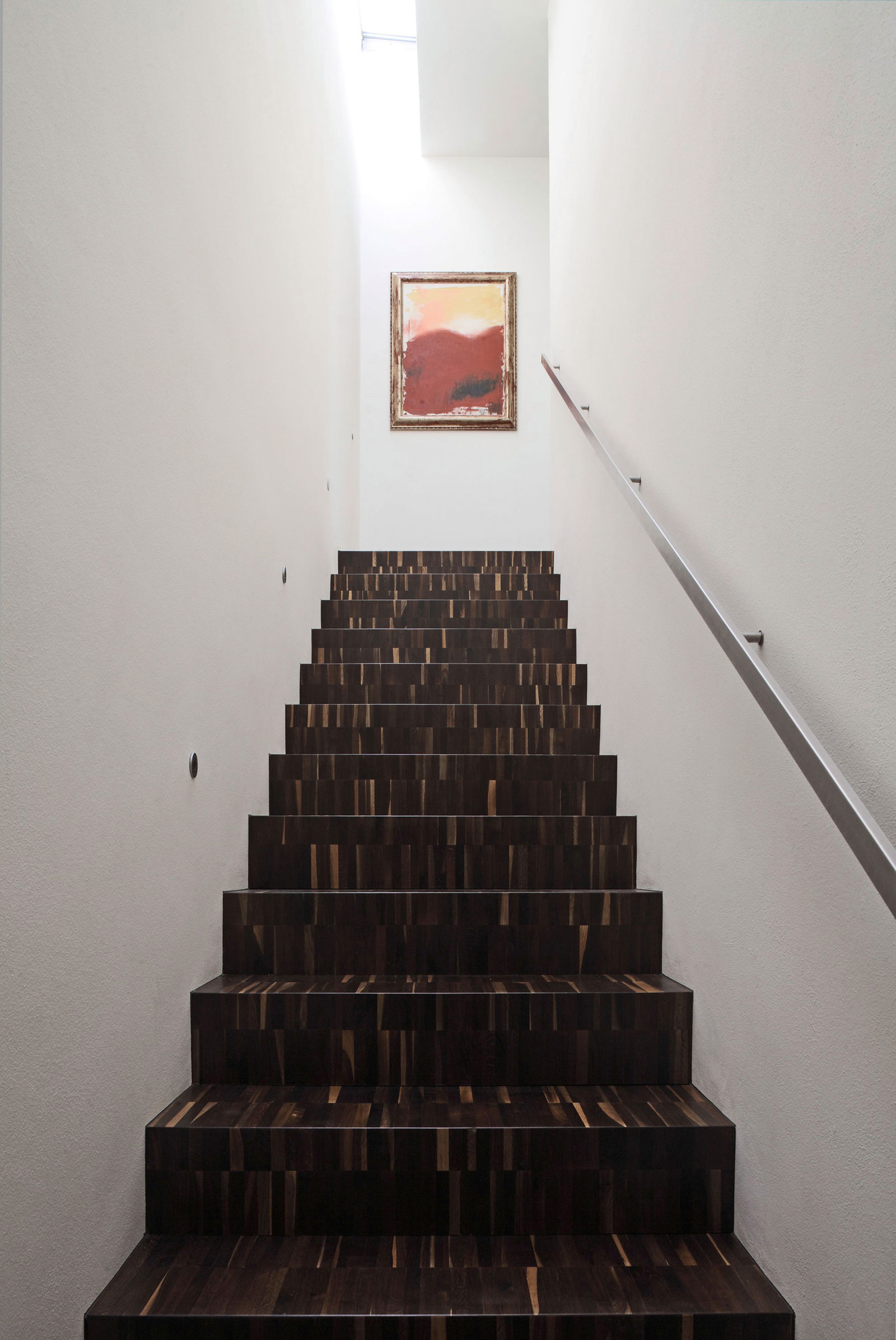 A Striking Contemporary Monolithic House with a Frame in Castelnovo, Italy by Andrea Oliva (11)