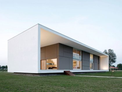 A Striking Contemporary Monolithic House with a Frame in Castelnovo, Italy by Andrea Oliva (14)