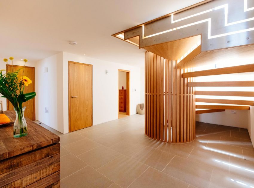 A Striking Modern Stone House with Luminous Interior and Sea Views in Sennen Cove by Laurence Associates (20)