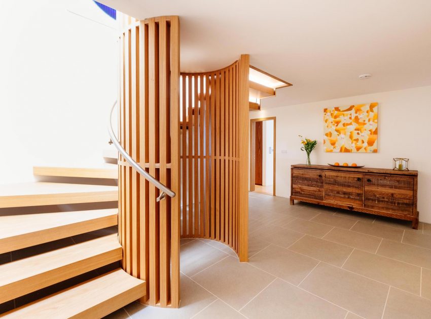 A Striking Modern Stone House with Luminous Interior and Sea Views in Sennen Cove by Laurence Associates (21)