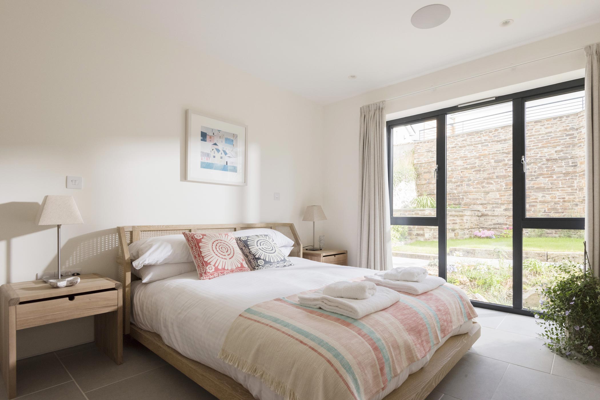 A Striking Modern Stone House with Luminous Interior and Sea Views in Sennen Cove by Laurence Associates (23)