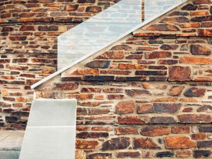 A Striking Modern Stone House with Luminous Interior and Sea Views in Sennen Cove by Laurence Associates (5)