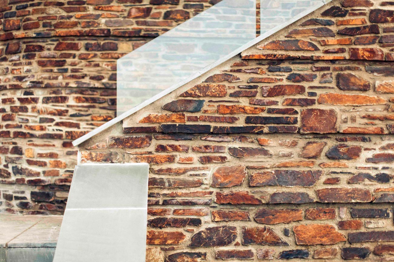 A Striking Modern Stone House with Luminous Interior and Sea Views in Sennen Cove by Laurence Associates (5)