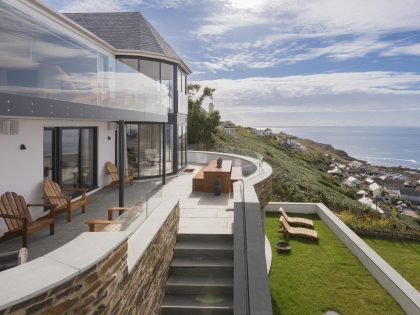 A Striking Modern Stone House with Luminous Interior and Sea Views in Sennen Cove by Laurence Associates (6)