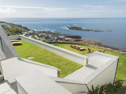 A Striking Modern Stone House with Luminous Interior and Sea Views in Sennen Cove by Laurence Associates (7)