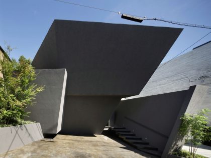 A Striking and Beautiful Geometric Home with Unique Angular walls in Meguro, Japan by ARTechnic Architects (3)