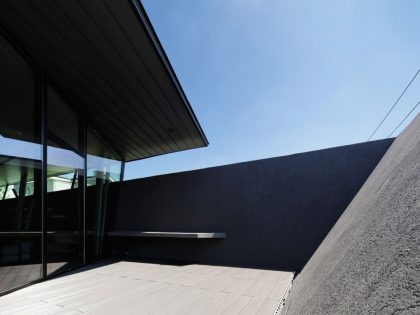 A Striking and Beautiful Geometric Home with Unique Angular walls in Meguro, Japan by ARTechnic Architects (5)