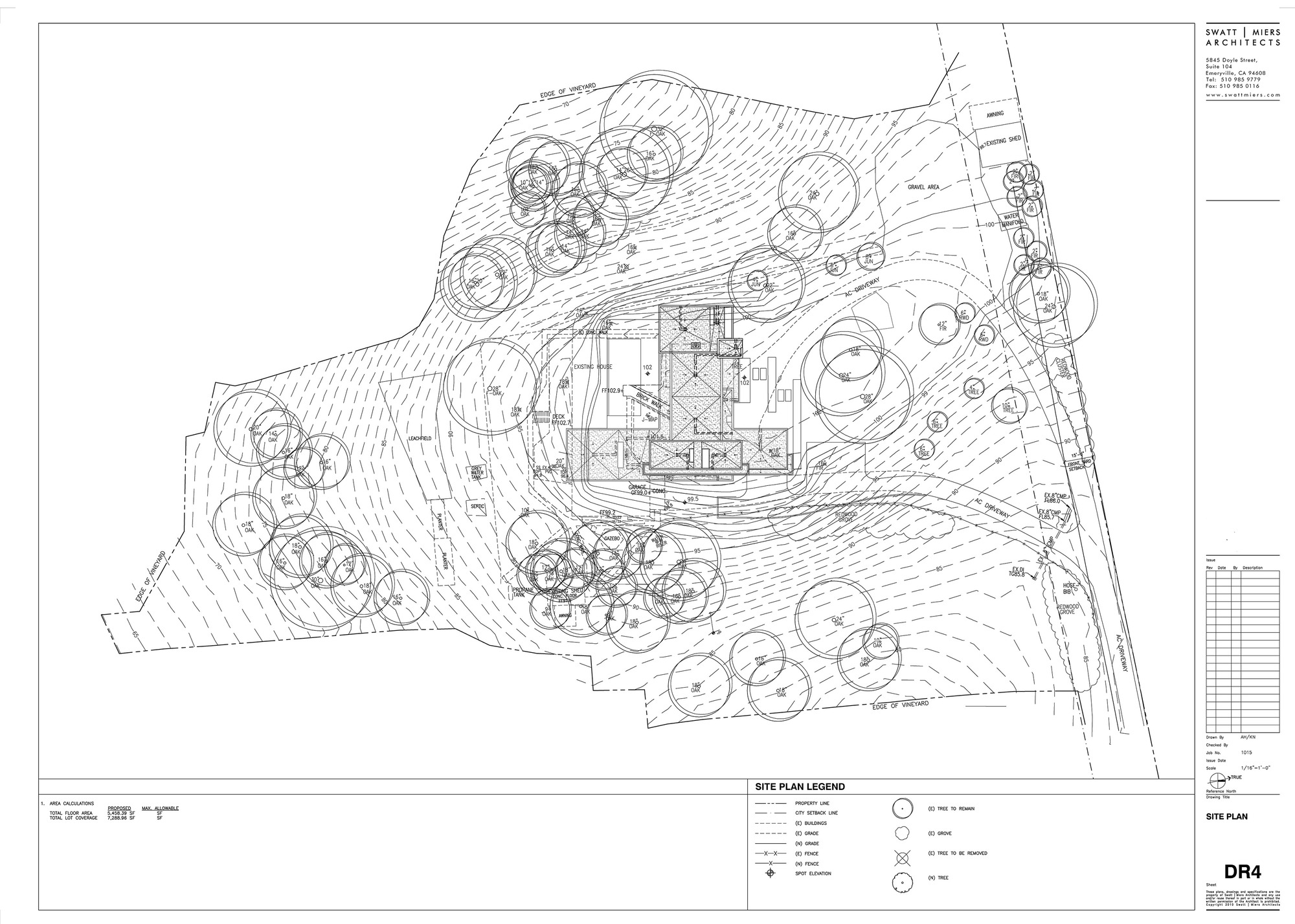 A Stunning Contemporary Home with Dramatic Pool and Vineyard Views in Windsor, California by Swatt | Miers Architects (22)