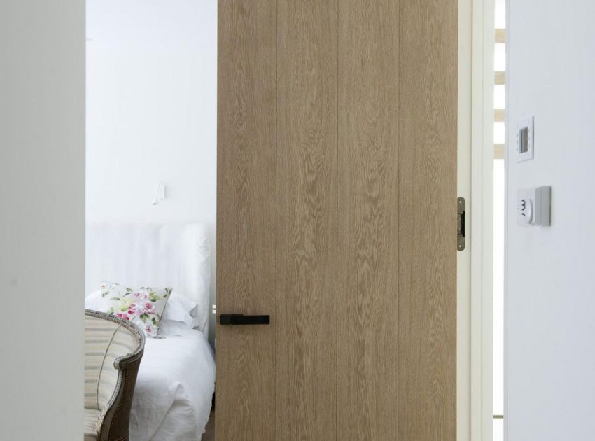 A Stunning Contemporary Home with Spaces Full of Natural Light in London's Hyde Park by Andy Martin Architects (11)