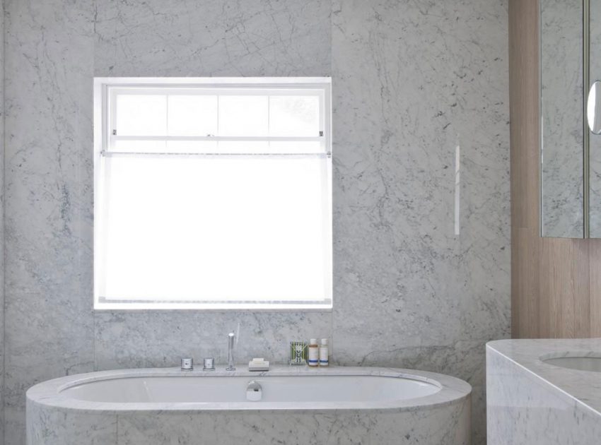 A Stunning Contemporary Home with Spaces Full of Natural Light in London's Hyde Park by Andy Martin Architects (14)