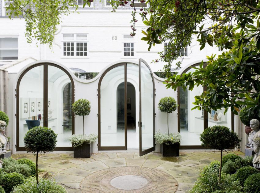 A Stunning Contemporary Home with Spaces Full of Natural Light in London's Hyde Park by Andy Martin Architects (15)